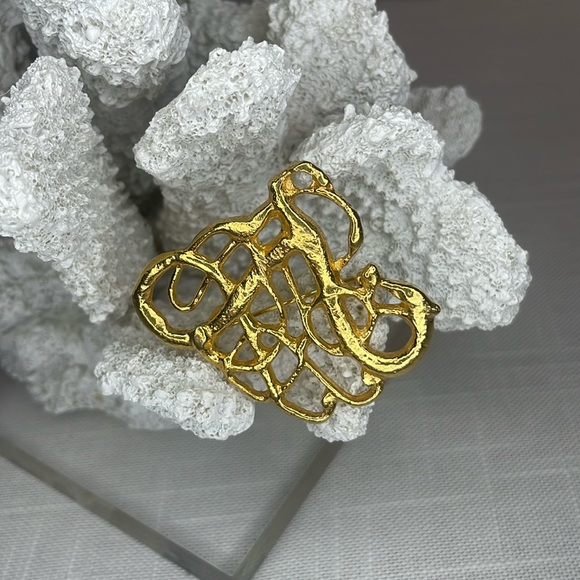 BRITISH MUSEUM BMPL GOLD-TONE ABSTRACT BROOCH PIN - Picture 2 of 9